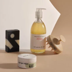 Stimulating Scalp Brush Brosse Stimulante Cuir Chevelu -Cosmétiques De Mode 02 22 CutbyFred Stim Brush Encart Inspi2 TINY