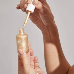 Impossible Glow Concentré Eclat Illuminateur Champagne -Cosmétiques De Mode 03 22 Encart Inspi champagne Impossible Glow Pai Skincare TINY