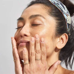 Impossible Glow Concentré Eclat Illuminateur Or Rose -Cosmétiques De Mode 03 22 Encart Inspi rose Impossible Glow Pai Skincare TINY