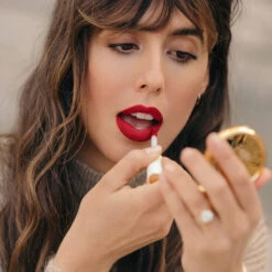 Petal Bouche Rouge à Lèvres Mat Sans Transfert -Cosmétiques De Mode 1vfr petal bouche lifestyle carre