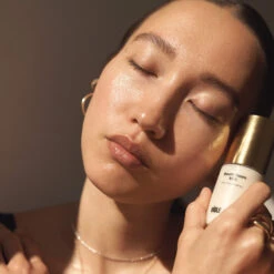 Boum Boum Milk Crème Hydratante En Spray 22 Boum Boum Milk Crème Hydratante En Spray -Cosmétiques De Mode 2220311 V 001 0129 Carre