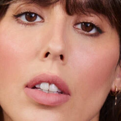 Bisou Blush Crème 36 Bisou Blush Crème -Cosmétiques De Mode 2vfr bisou blush aissa carre