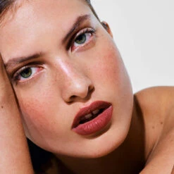 Le Velours Crème à Lèvres -Cosmétiques De Mode 5Velours Carre