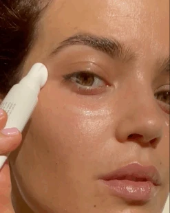 Bright Start Activated Crème Regard Éclaircissante 7 Bright Start Activated Crème Regard Éclaircissante -Cosmétiques De Mode Captured ecran2023 02 13a17.45.22