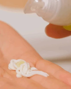 The Classic Hint Of Summer Autobronzant Éclat -Cosmétiques De Mode Captured ecran2023 06 02a17.13.35