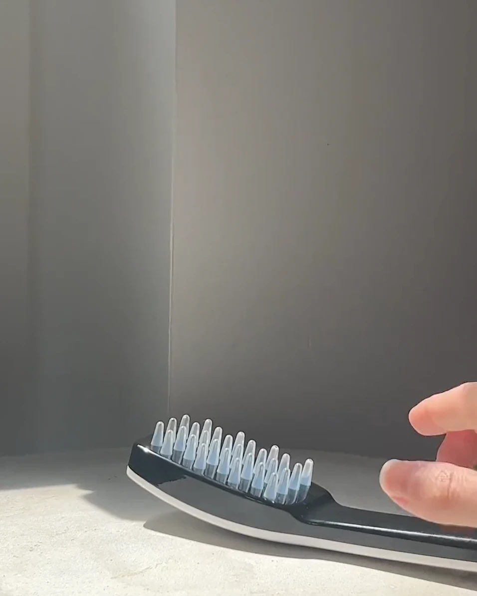 Intensive Hair & Scalp LED Light Therapy Brosse Cheveux 5 Intensive Hair & Scalp LED Light Therapy Brosse Cheveux – Image 3