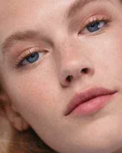 In Full Micro-Tip Crayon Sourcils 23 In Full Micro-Tip Crayon Sourcils -Cosmétiques De Mode Captured ecran2023 07 11a16.06.29 96e37191 979a 4522 b050 5a5cfb0fa4df