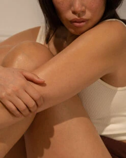 The Classic Hint Of Summer Autobronzant Éclat -Cosmétiques De Mode Corps5 viki post