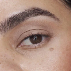 Liquid Powder Matte Eye Tint Fard à Paupières Crème Mat -Cosmétiques De Mode Liquid Powder Matte Comparision Grid CORK