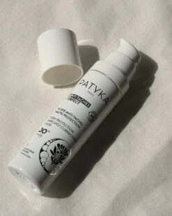 Fluide Anti-Taches Haute Protection SPF30 -Cosmétiques De Mode PatykaantitachesSPF post2