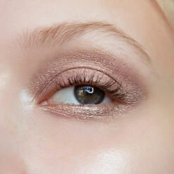 RMS Beauty Eyelights Cream Eye Shadow Fards Crème -Cosmétiques De Mode strobe1 retouchedcopy 1