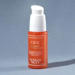 Sunday Riley C.E.O. 15% Vitamin C Brightening Serum Éclaircissant -Cosmétiques De Mode visuel inspi serum