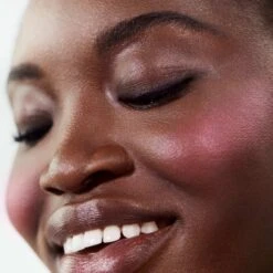 RMS Beauty ReDimension Hydra Powder Blush 28 RMS Beauty ReDimension Hydra Powder Blush -Cosmétiques De Mode visuel modele blush rms PommFizz